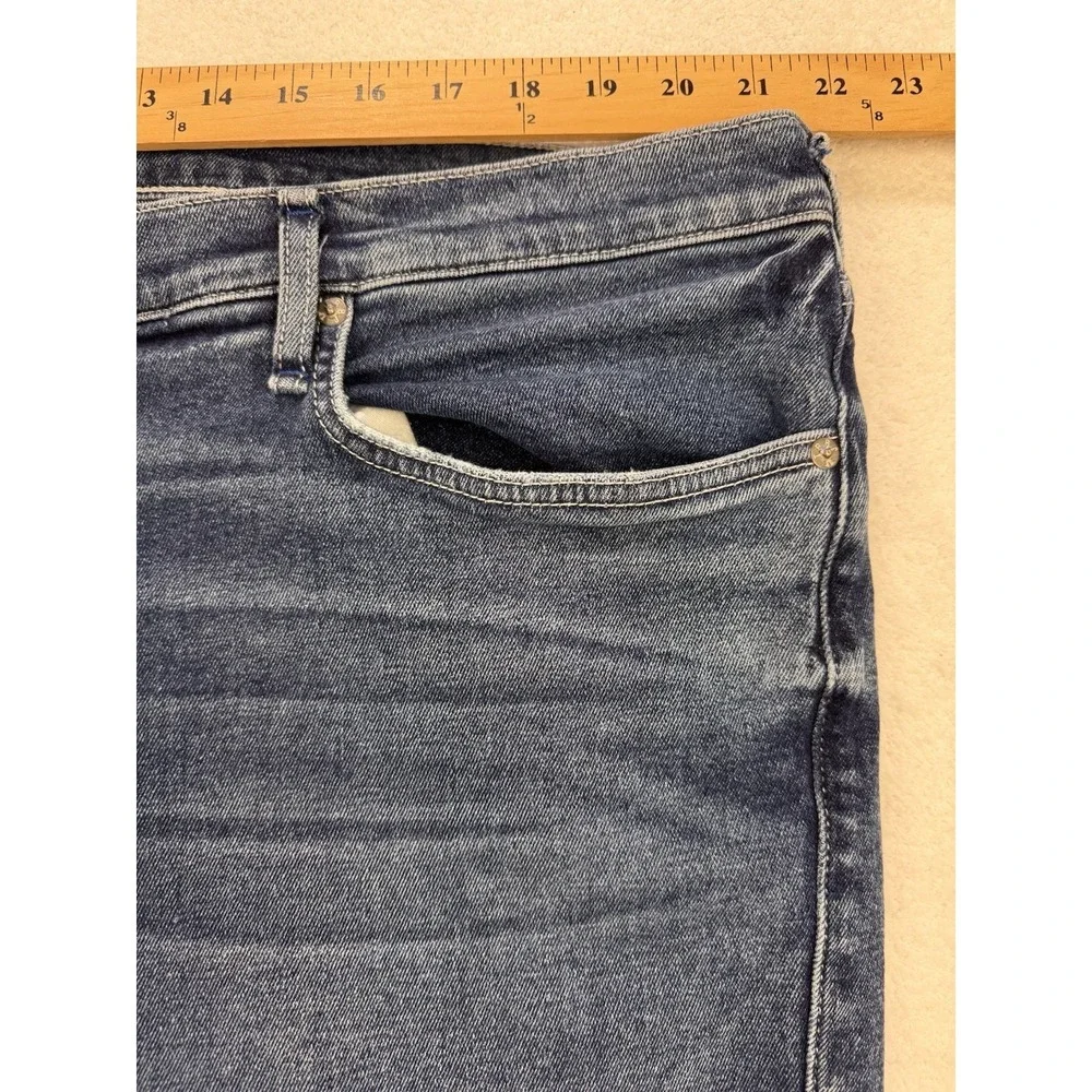 True Religion Geno Jeans Men 40x32 Blue Relaxed Slim Distress Whiskered Denim‎